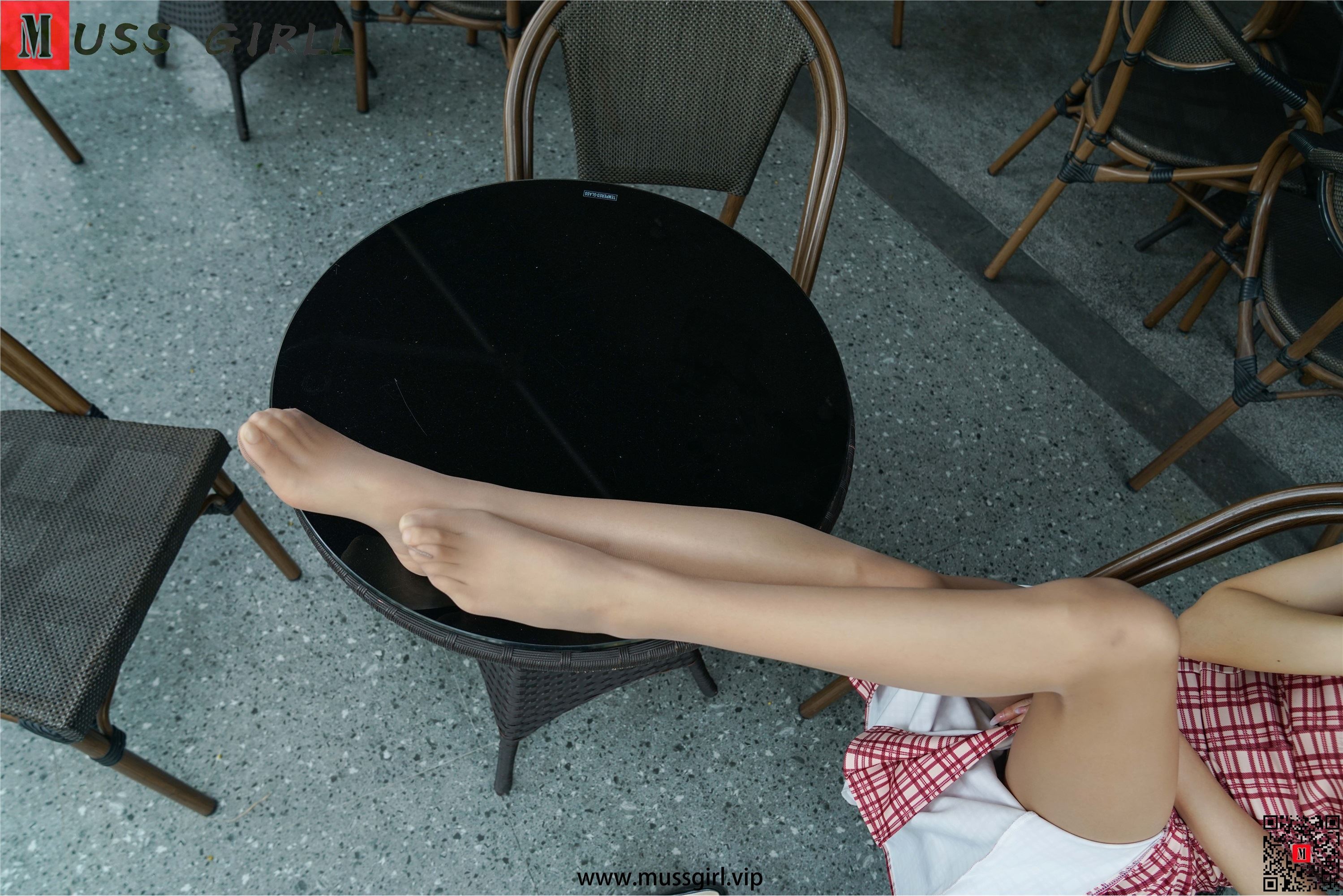 MussGirl慕丝女郎  NO.221 这肉丝脚爱了 小玉